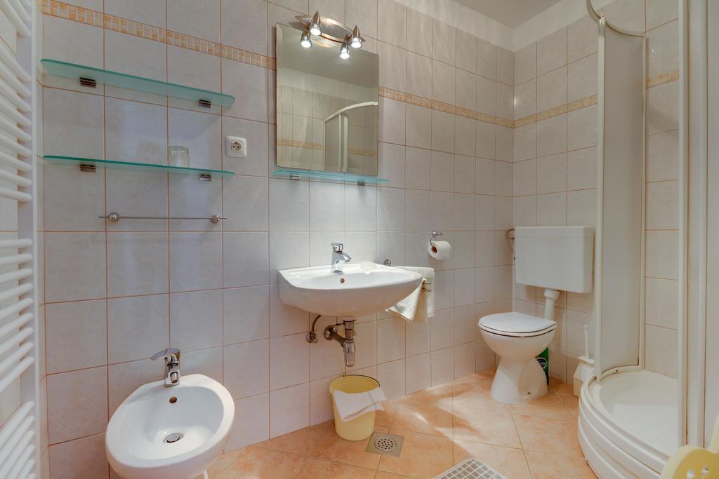 Apartmani Dorita Mali Lošinj Exterior foto