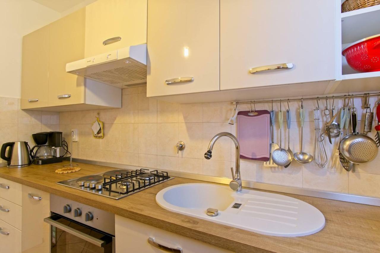 Apartmani Dorita Mali Lošinj Exterior foto